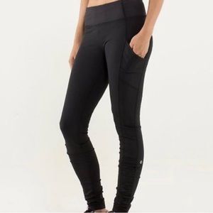 Lululemon leggings size 4 without tag. Feel free to bundle. Make an offer.